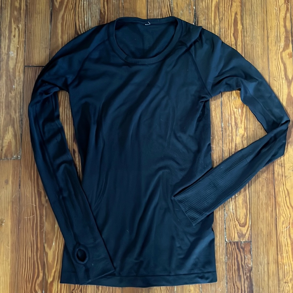 Lululemon size 6 long sleeve Swiftly